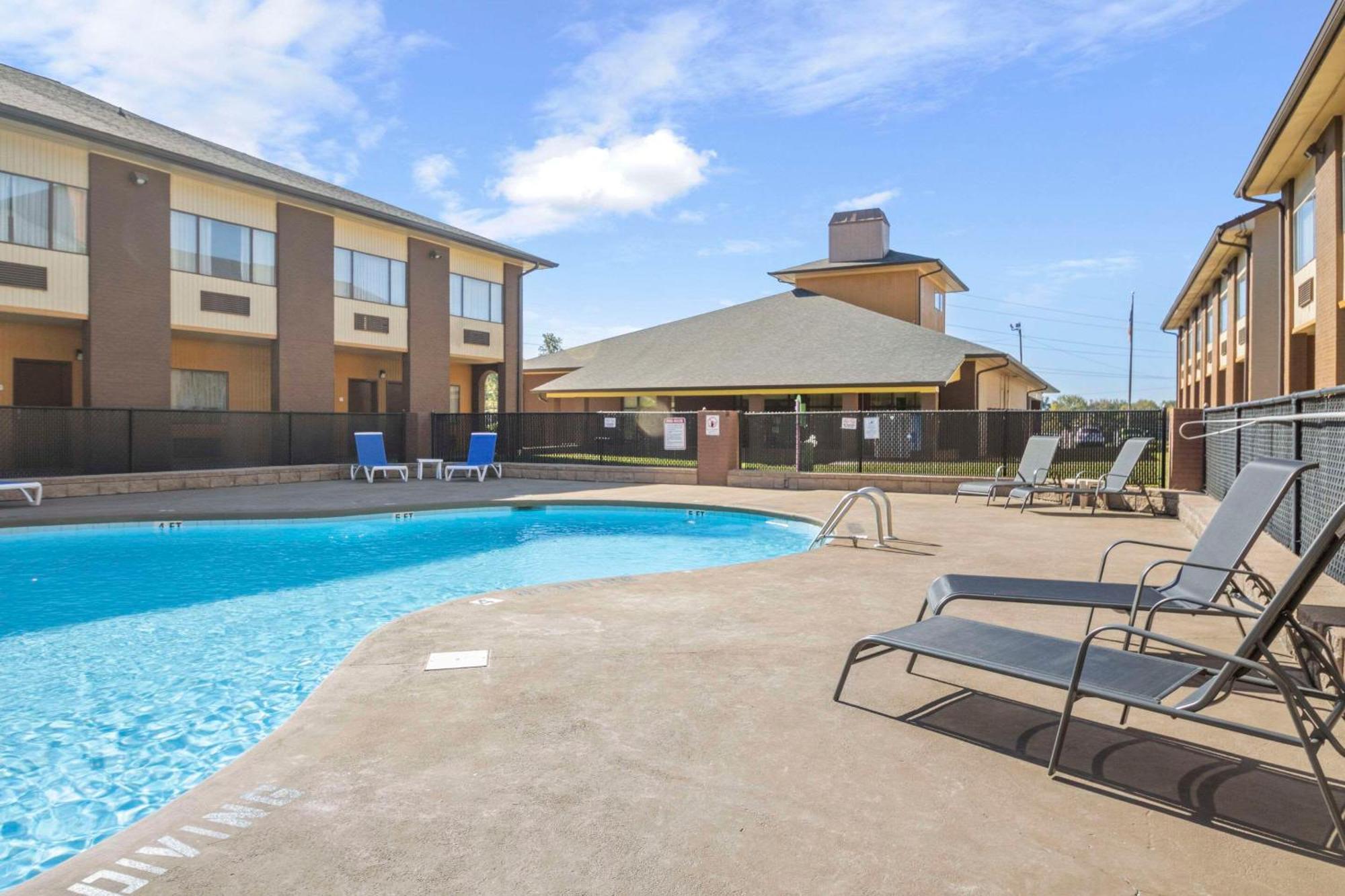 Quality Suites Hickory South Exterior foto