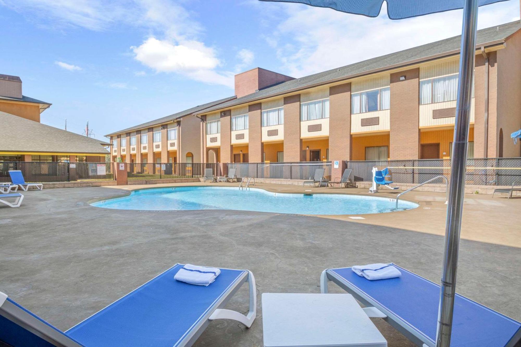 Quality Suites Hickory South Exterior foto