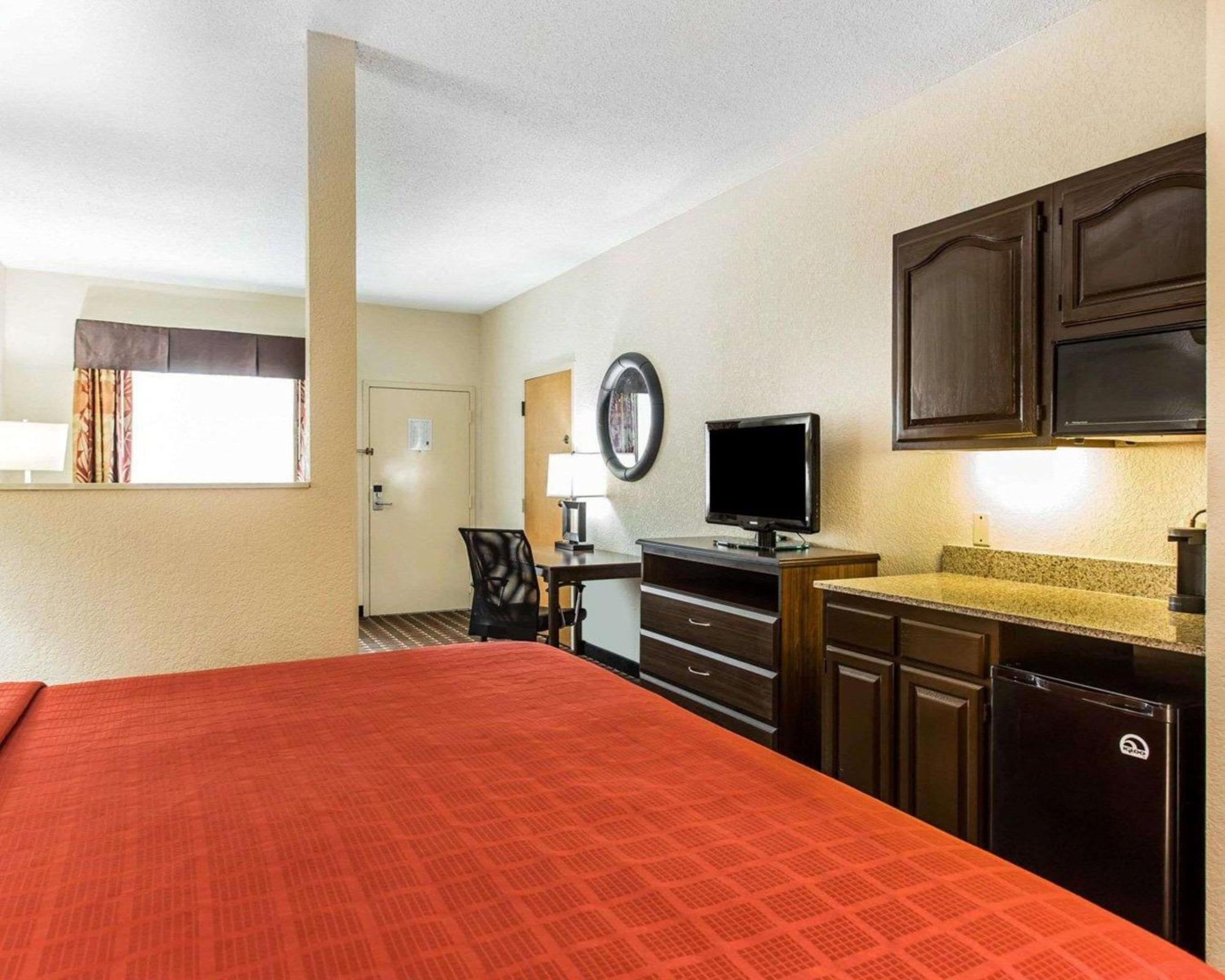 Quality Suites Hickory South Exterior foto